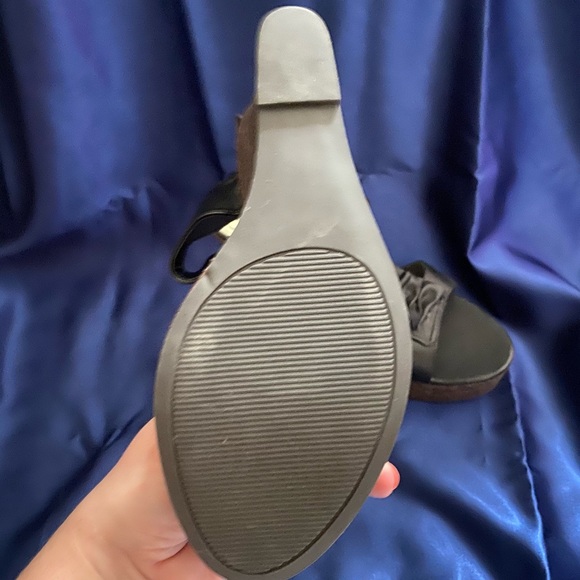 Steve Madden 4 inch wedges - Picture 2 of 4